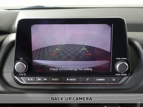 Used 2024 Nissan Rogue SV image 5