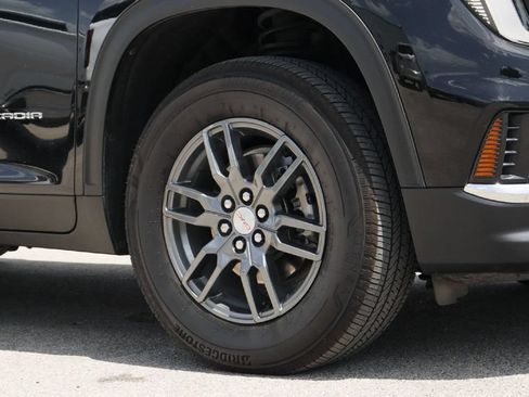Used 2025 GMC Acadia Elevation FWD image 29