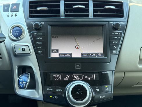 Used 2013 Toyota Prius V Five image 21