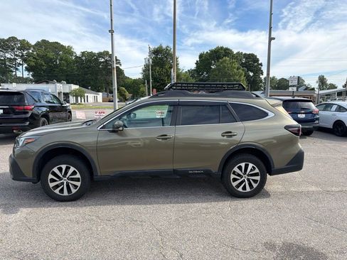 Used 2022 Subaru Outback Premium AWD/4WD image 2