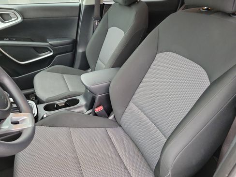 Used 2023 Kia Soul S image 4