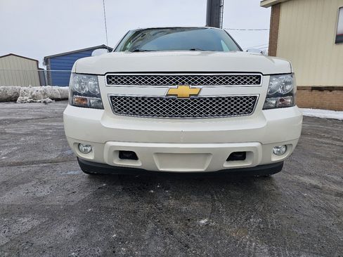 Used 2013 Chevrolet Avalanche LTZ image 23
