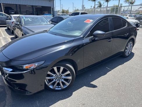 Used 2019 MAZDA MAZDA3 Sedan w/ Preferred Package FWD image 2