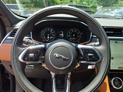 Used 2026 Jaguar F-PACE R-Dynamic S AWD/4WD image 17