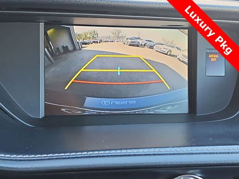 Used 2016 Lexus ES 350 w/ Luxury Package w/Wood Trim image 26