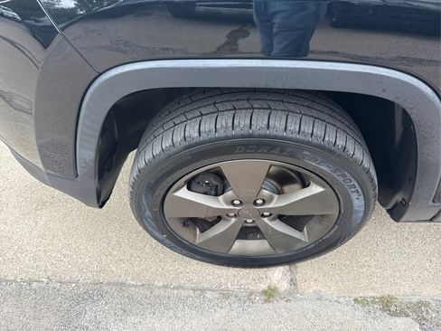 Used 2017 Jeep Cherokee 75th Anniversary image 19