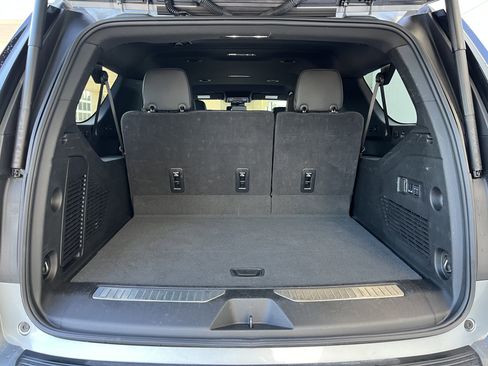 Used 2025 GMC Yukon XL Denali RWD image 20