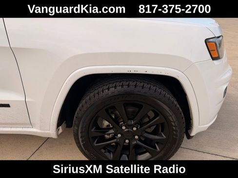 Used 2020 Jeep Grand Cherokee Altitude image 11