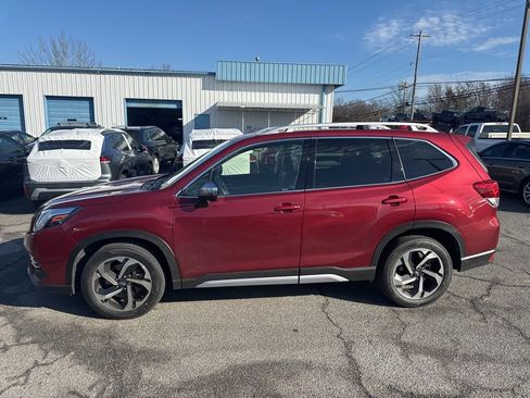 Used 2022 Subaru Forester Touring image 4