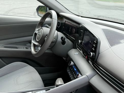 Used 2021 Hyundai Elantra SEL w/ Convenience Package image 15