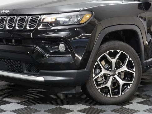 Used 2025 Jeep Compass Limited AWD/4WD image 3