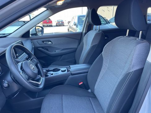 Used 2023 Nissan Rogue SV image 18