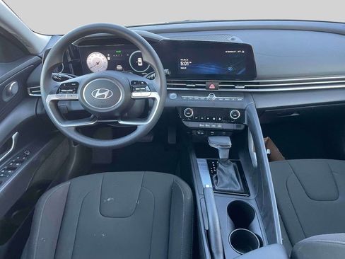 Used 2024 Hyundai Elantra SEL image 13