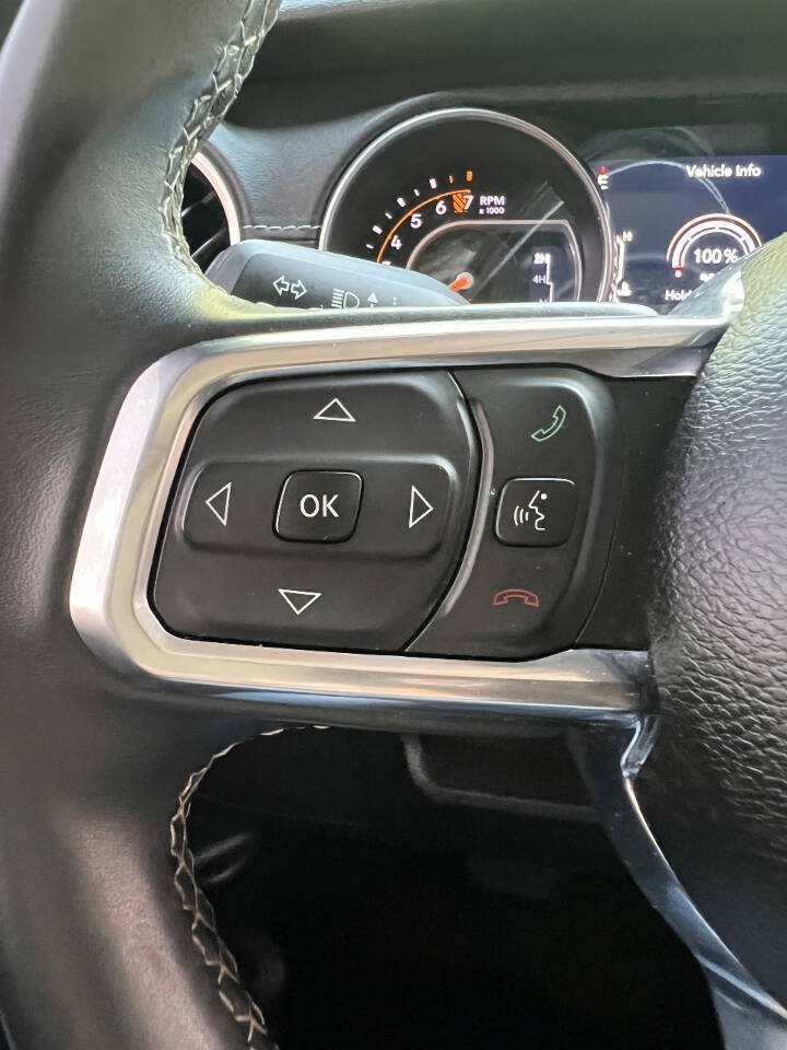 Used 2018 Jeep Wrangler Unlimited Sahara AWD/4WD image 21