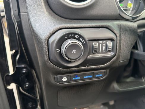 Certified 2022 Jeep Wrangler Unlimited Sahara 4xe w/ Cold Weather Group image 7