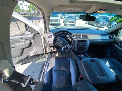 Used 2011 Chevrolet Tahoe LT w/ Luxury Package AWD/4WD image 26