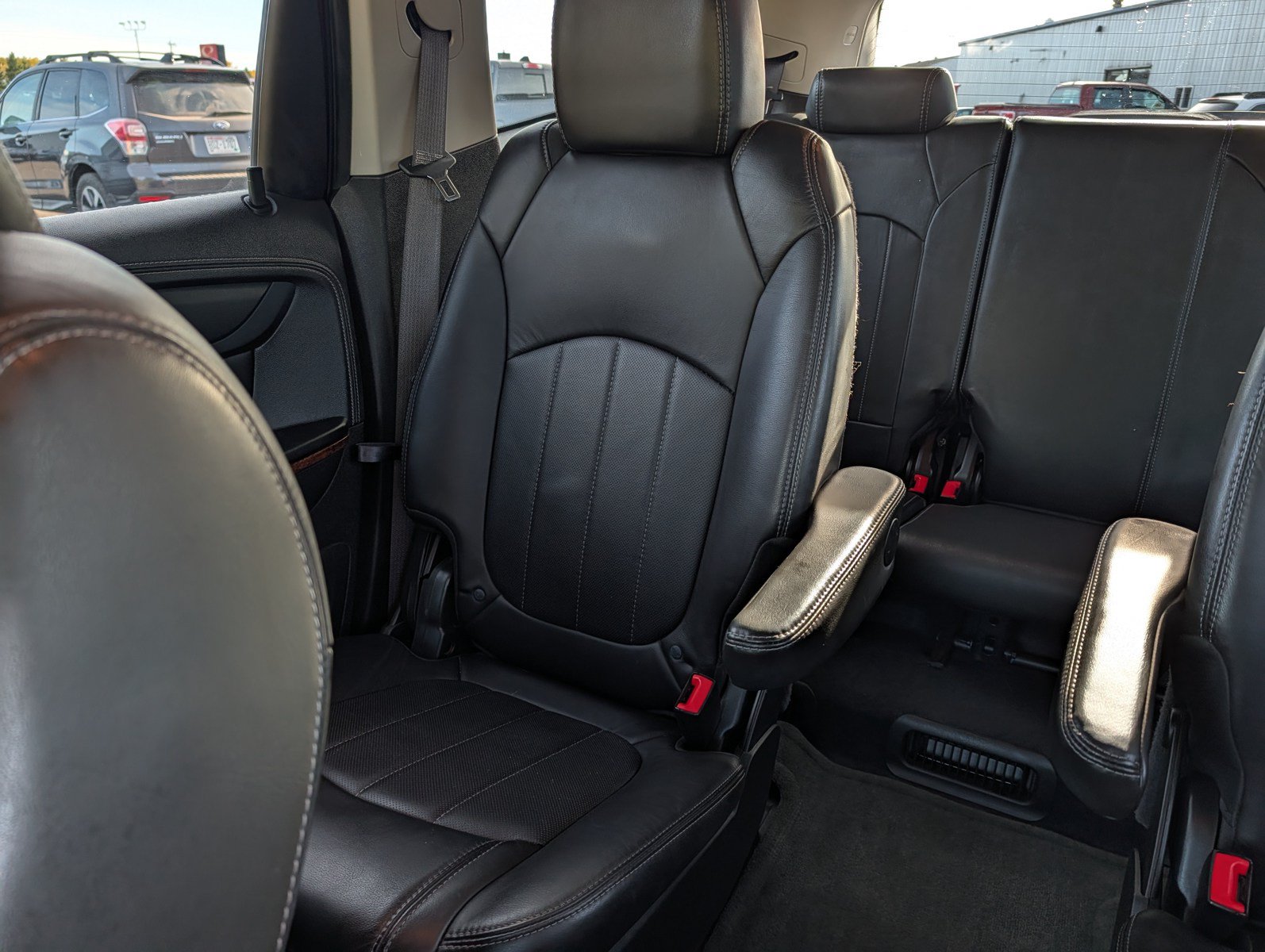 Used 2014 Chevrolet Traverse LTZ AWD/4WD image 12
