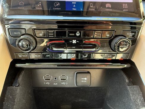 Used 2022 Jeep Grand Cherokee L Limited AWD/4WD image 31