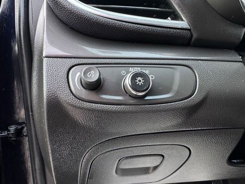 Used 2021 Buick Encore Preferred image 11