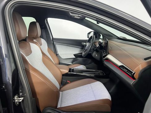 Used 2023 Volkswagen ID.4 Pro image 31