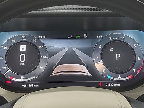 Used 2025 Land Rover Range Rover SE AWD/4WD image 17