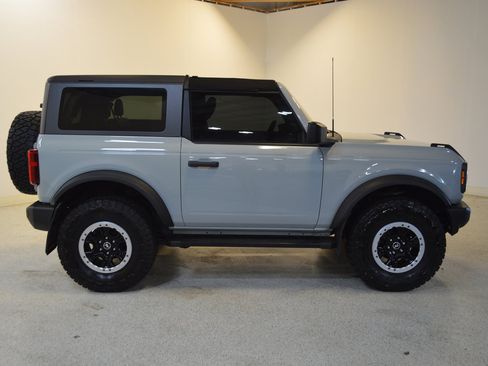 Used 2023 Ford Bronco Big Bend w/ Sasquatch Package AWD/4WD image 2