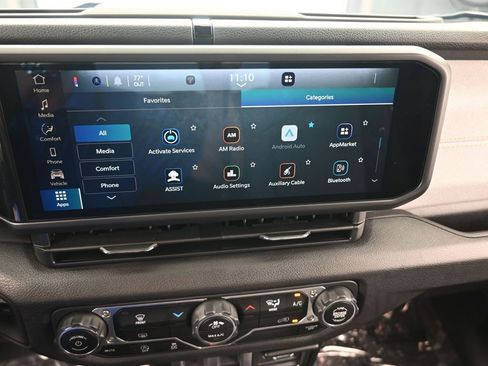 Used 2025 Jeep Wrangler Sport image 18