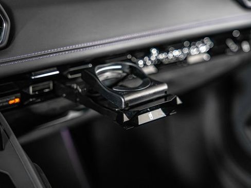Used 2021 Lamborghini Huracan EVO RWD image 24