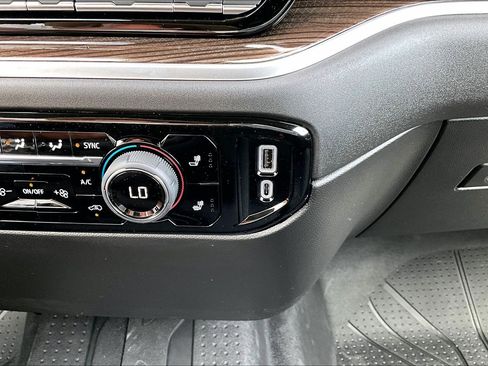 Used 2026 Chevrolet Silverado 1500 RST w/ RST Select Package AWD/4WD image 17