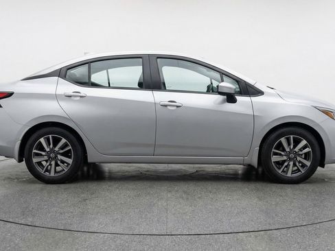 Used 2025 Nissan Versa SV image 11