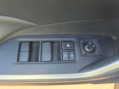 Used 2021 Toyota RAV4 XLE w/ Convenience Package image 27