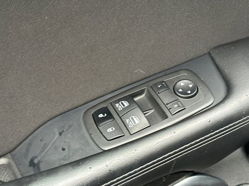 Used 2022 Dodge Challenger GT image 12