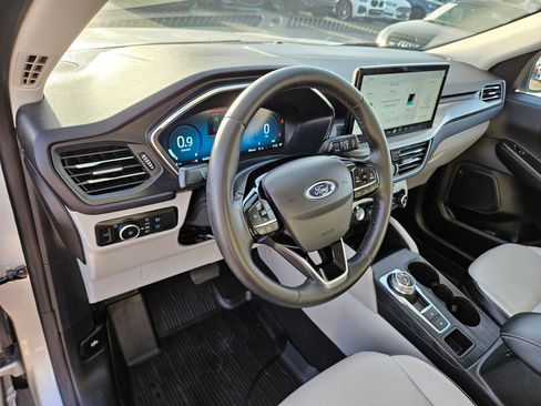 Used 2023 Ford Escape Platinum image 15