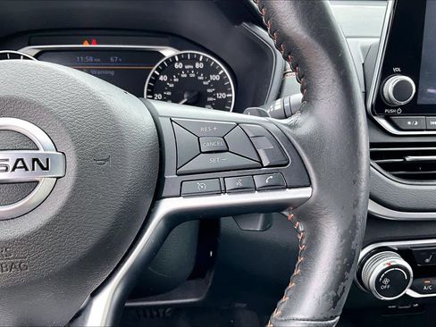 Used 2022 Nissan Altima 2.5 SR w/ Midnight Edition Package FWD image 23