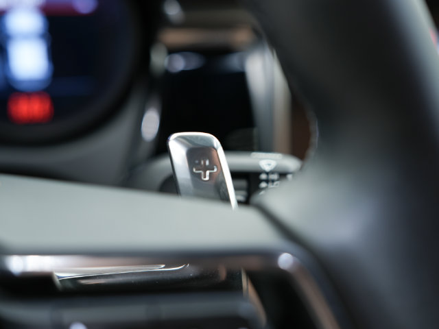 Certified 2026 Porsche Macan AWD/4WD image 15