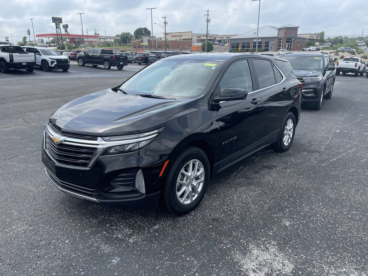 Used 2024 Chevrolet Equinox LT FWD image 1