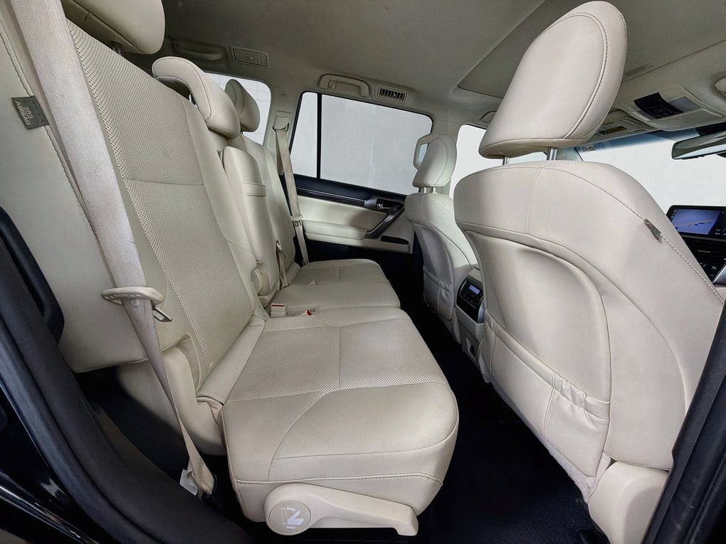 Used 2023 Lexus GX 460 Premium w/ Premium Package AWD/4WD image 28
