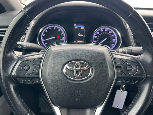 Used 2019 Toyota Camry SE image 18