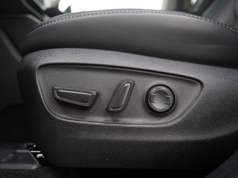 Used 2024 Toyota Highlander XLE image 24