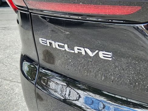 Certified 2025 Buick Enclave Preferred FWD image 30