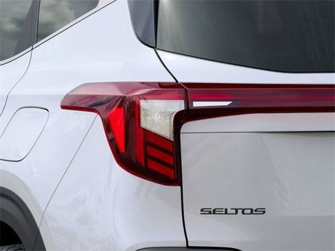 New 2025 Kia Seltos EX image 11