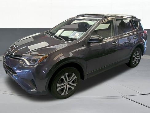 Used 2017 Toyota RAV4 LE image 2
