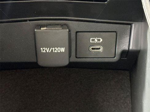 Certified 2025 Toyota Corolla SE FWD image 31