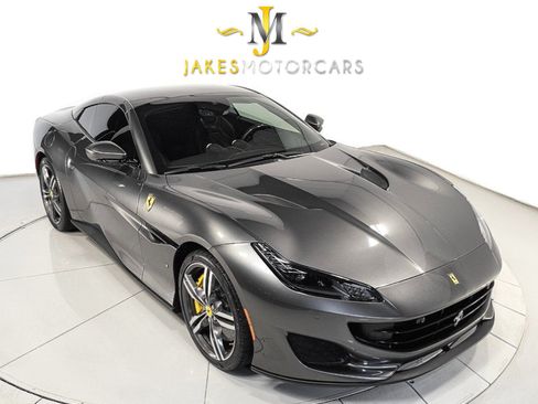 Used 2020 Ferrari Portofino RWD image 15