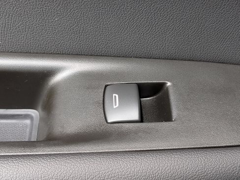 Used 2025 Chevrolet Blazer LT FWD image 28