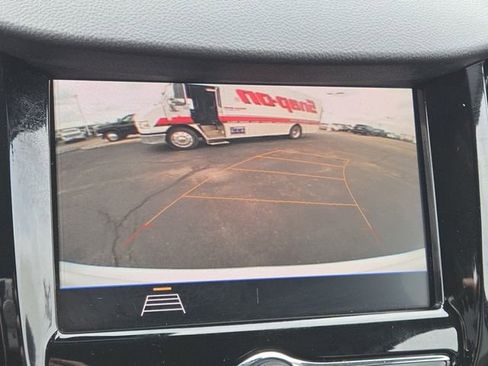 Certified 2022 Chevrolet Trax LT w/ LT Convenience Package image 3