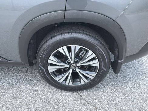Used 2023 Nissan Rogue SV AWD/4WD image 23