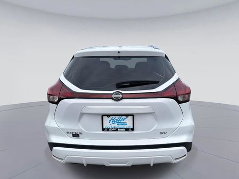 Used 2023 Nissan Kicks SV image 5