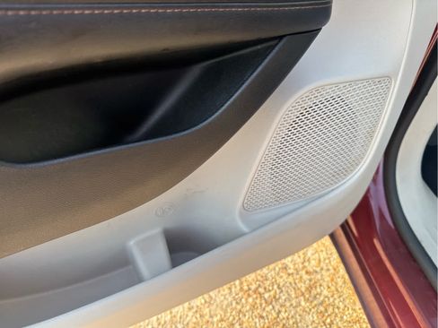 Used 2018 Chrysler Pacifica Touring-L FWD image 21