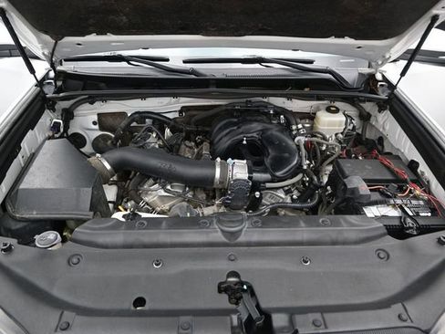 Used 2019 Toyota 4Runner TRD Off-Road Premium image 18